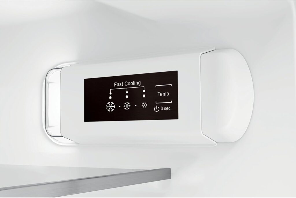 Indesit BI 18A2 D/I UK Intergrated Fridge Freezer - White           [Energy Class E]