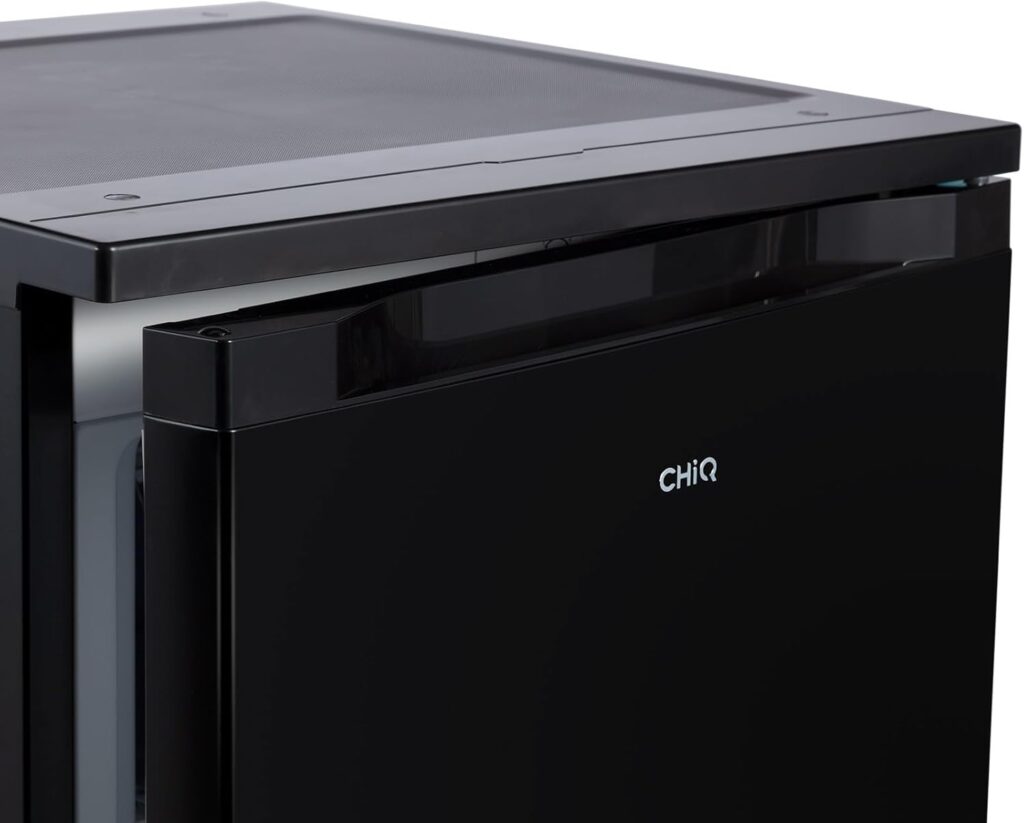 CHiQ CTT107BDU,Under Counter Fridge Freezer with 4 stars Ice-Box, 84.5cm Height，56cm Depth, 107L, Manual Defrost,Low-noise, 39dB,Black,Enegy Saving Rated D          [Energy Class D]
