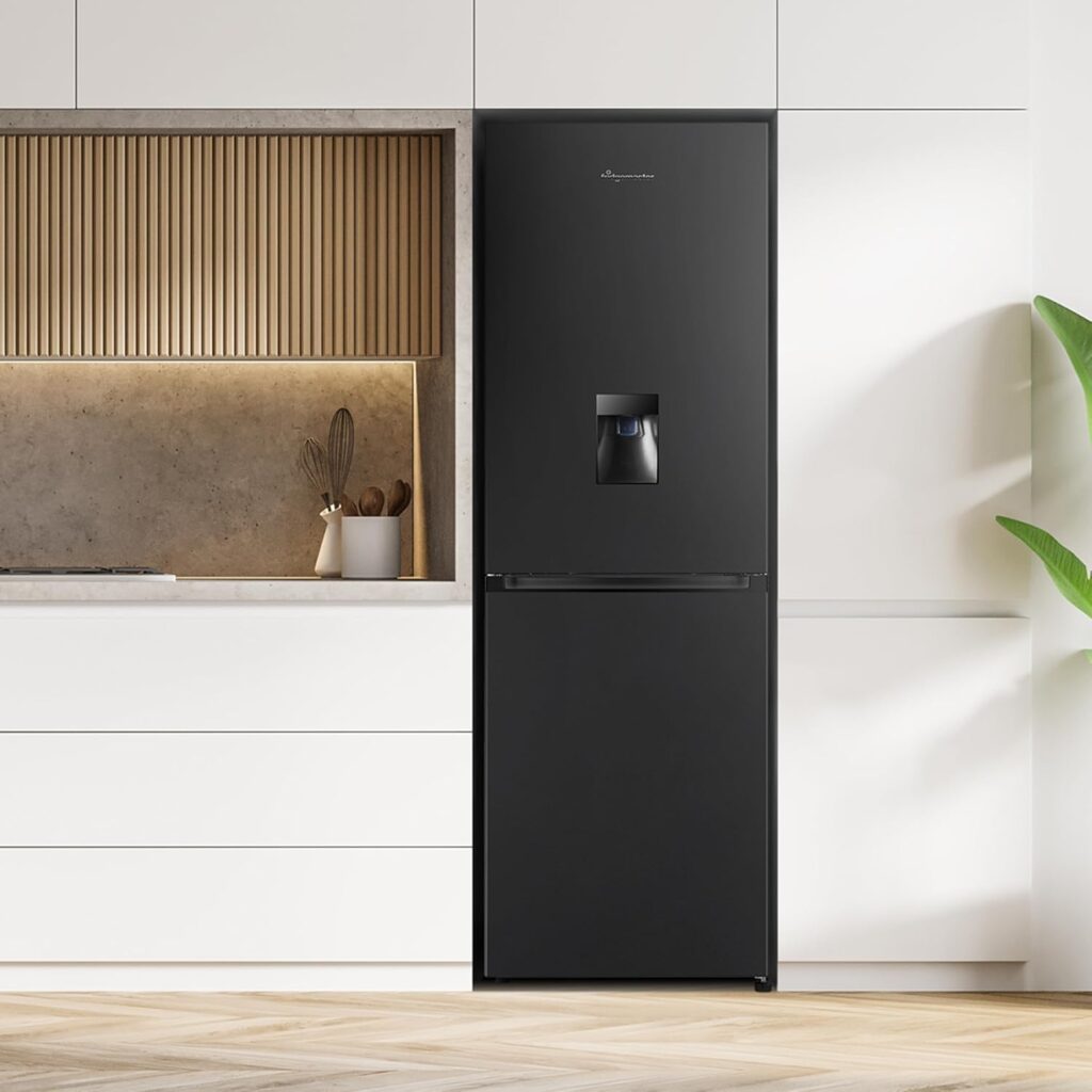 Fridgemaster MC55251DEB 55cm Freestanding 256 litre 50/50 Fridge Freezer with Non-plumbed Water Dispenser - Frost Free - LED Lighting- 4 Star Freezer Rating -Black - E Rated, H182.4 x W55 x D55.7 (cm)          [Energy Class E]