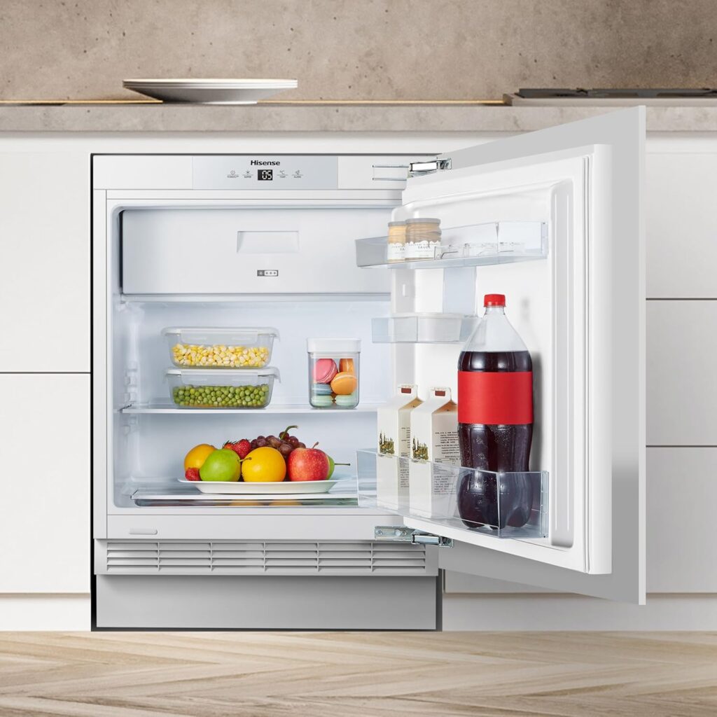 Hisense RUR156D4AWE Built-in under-counter fridge with 4 star freeze zone, 121L Capacity 59.5 × 81.8 × 54.5 cm (W×H×D) White          [Energy Class E]