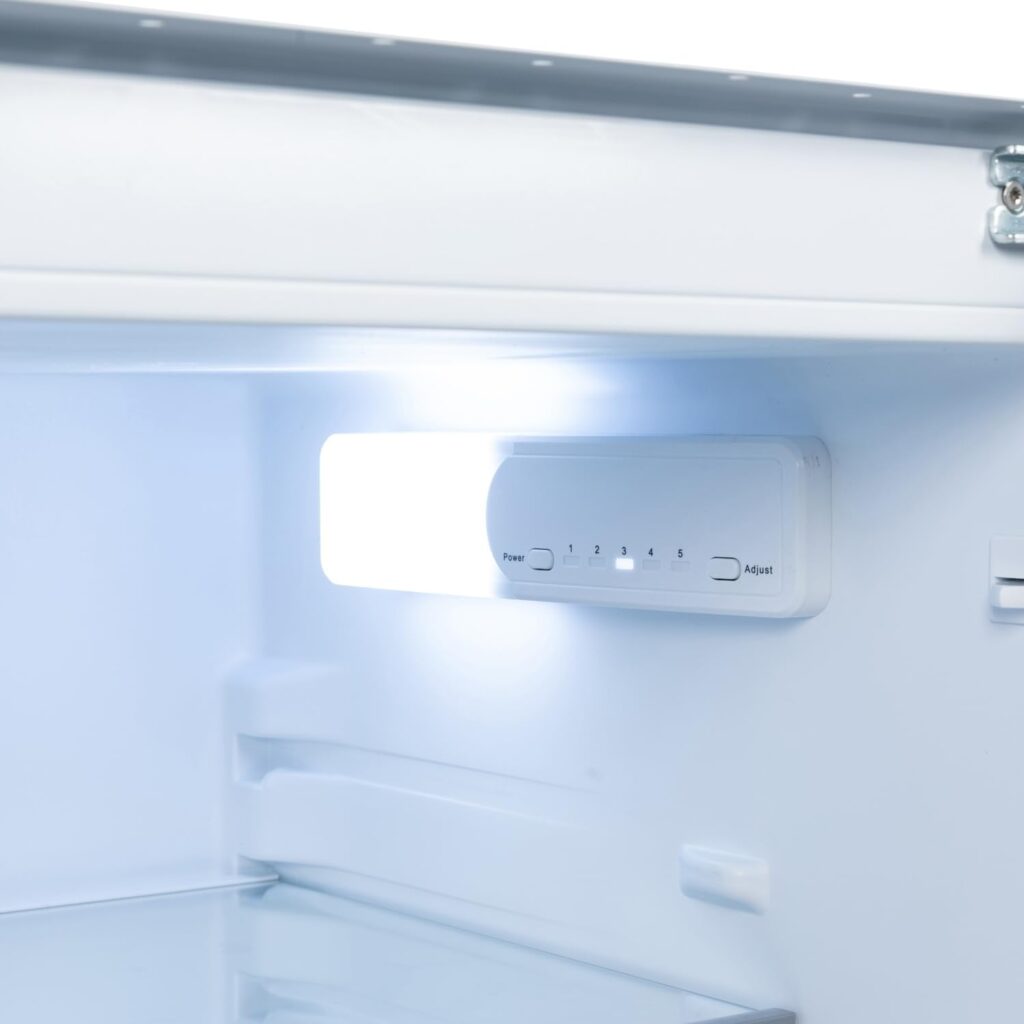 Willow WBU60F 135L Built Under Integrated Fridge with LED Light, Auto Defrost, Reversible Door, Electronic Temperature Control          [Energy Class E]